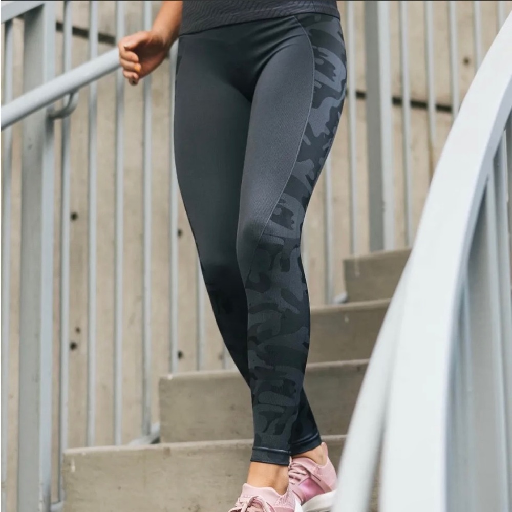 Zyia Active Gray Camo Performsnce Hi-Rise